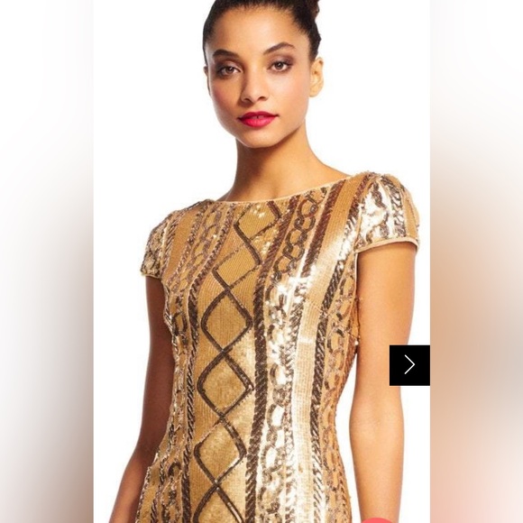 ADRIANNA PAPELL GOLD SEQUINED MINI DRESS IN SIZE 6P BACK ZIPPER WITH V CUT BACK - Picture 4 of 9